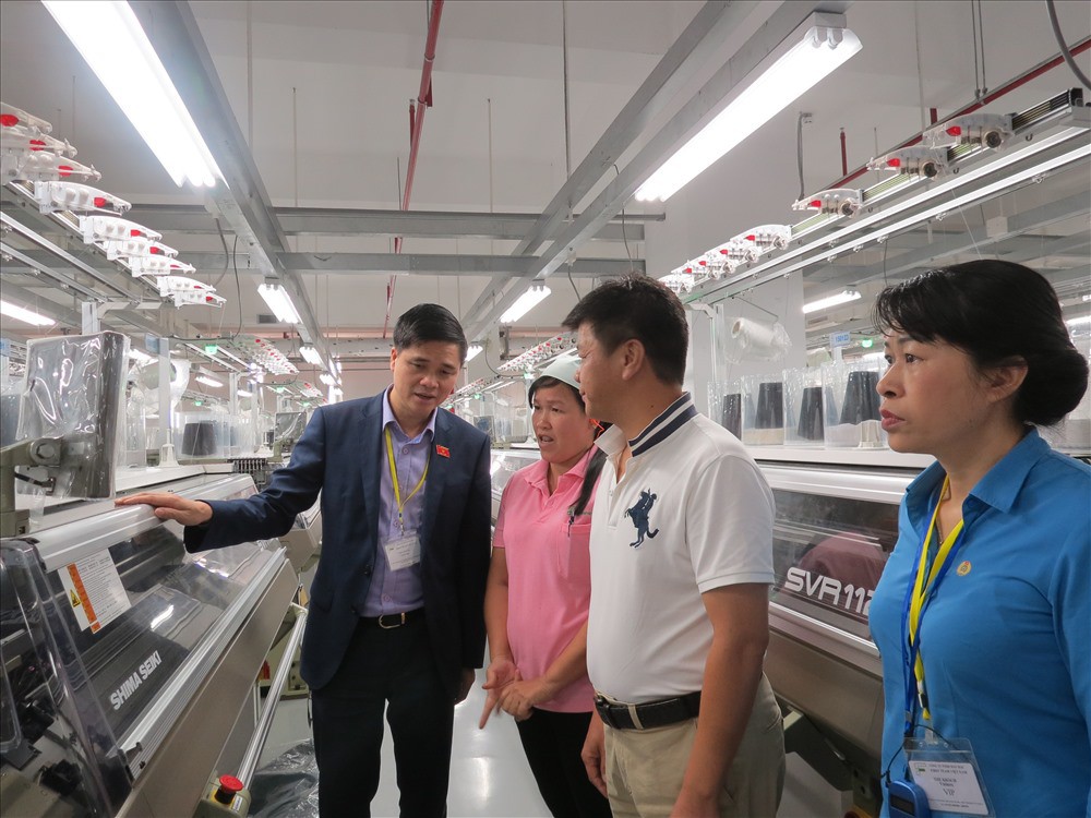 “Sếp thích chị đó, xuống vuốt vai hoài, đó có phải quấy rối không?” - Ảnh 3.