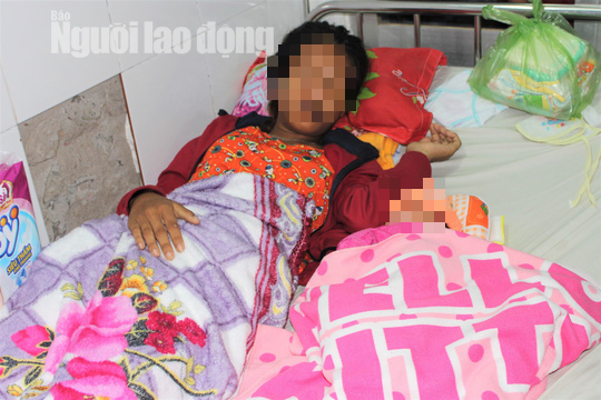 Sự thật vụ sản phụ 15 tuổi sinh con, bị chồng h&agrave;nh hạ, bắt ăn xin - Ảnh 1.