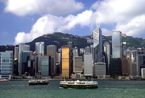Gi&aacute; nh&agrave; Hong Kong c&oacute; thể giảm 15% v&igrave; chiến tranh thương mại - Ảnh 2.