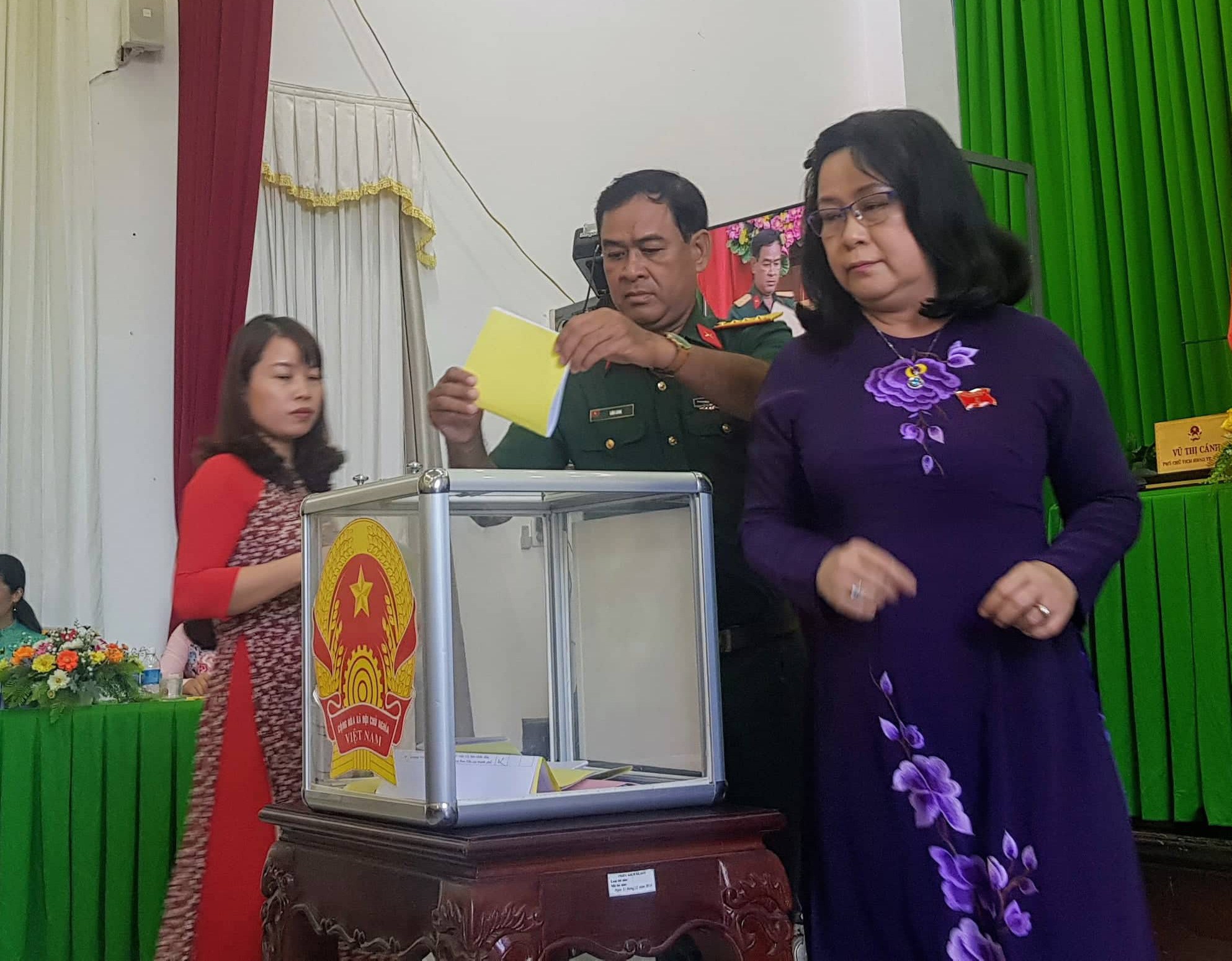 Chủ tịch và phó chủ tịch HĐND Cần Thơ có phiếu tín nhiệm cao tuyệt đối