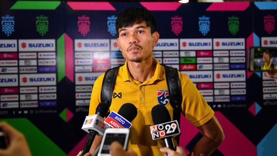 Đừng biến Adisak thành "vật tế thần"