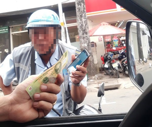 Lãnh đạo TP HCM thừa nhận có việc "bỏ túi riêng" trong thu phí đậu ôtô