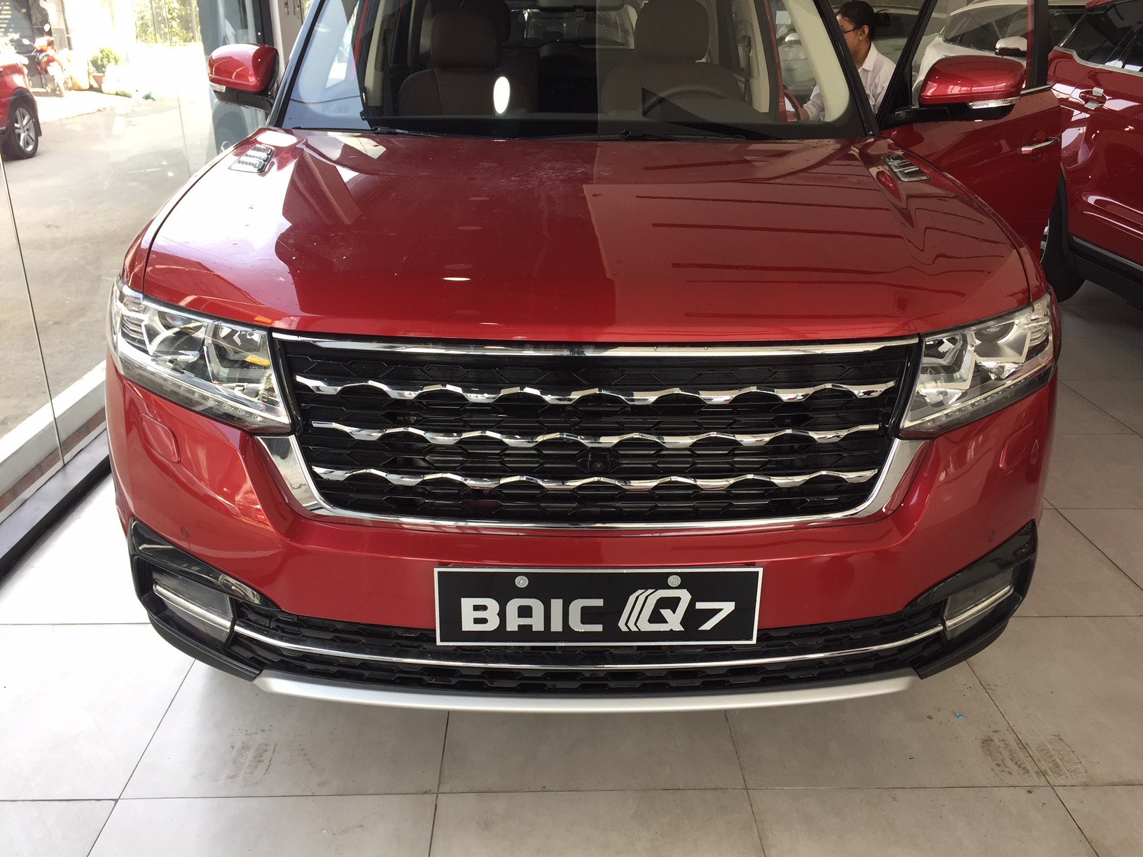 Xe sang gi&aacute; b&egrave;o của Trung Quốc lại tấn c&ocirc;ng thị trường Việt Nam - Ảnh 4.