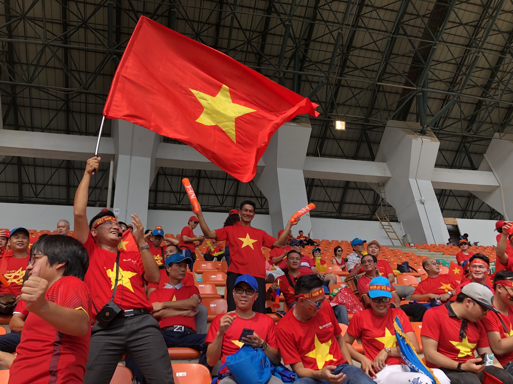Vừa thắng Philippines, dân Việt đổ xô săn lùng vé sang Malaysia xem chung kết