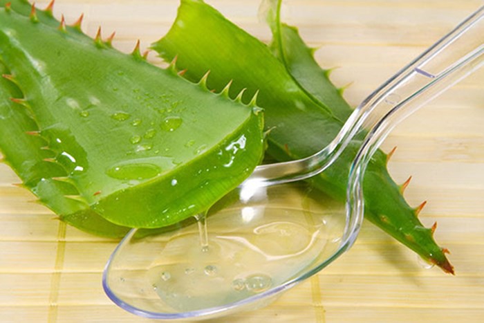 5 ph&uacute;t l&agrave;m trắng răng tại nh&agrave; với c&aacute;c nguy&ecirc;n liệu c&oacute; sẵn - Ảnh 3.