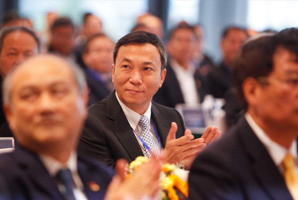 C&aacute;c &ocirc;ng Trần Quốc Tuấn, Cao Văn Ch&oacute;ng v&agrave; Cấn Văn Nghĩa đắc cử Ph&oacute; chủ tịch VFF - Ảnh 1.