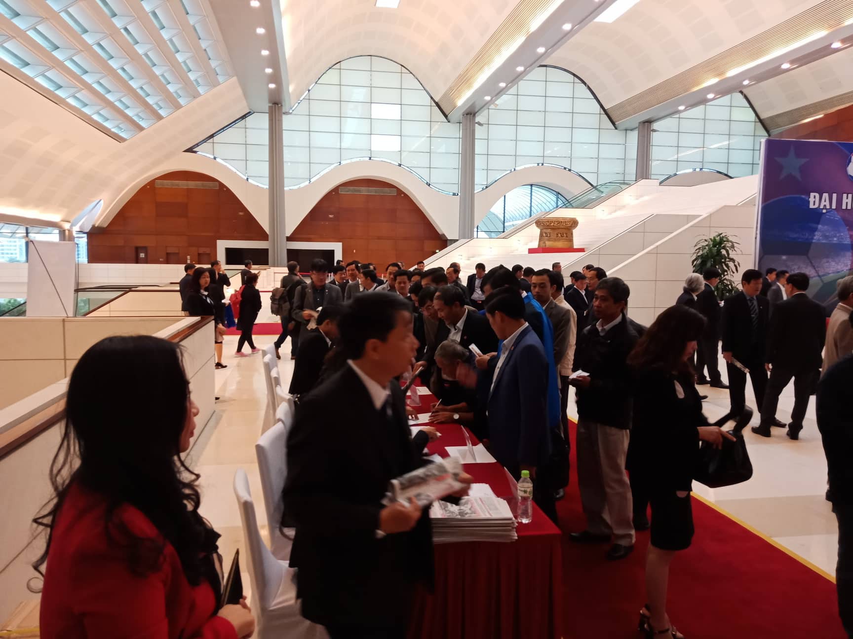 Ứng cử viên tại Đại hội VFF khóa VIII: Người tự tin chiến thắng, người kín tiếng - Ảnh 3.