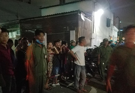 Đến chơi nhà 1 phụ nữ, người đàn ông bị nam thanh niên đâm tử vong