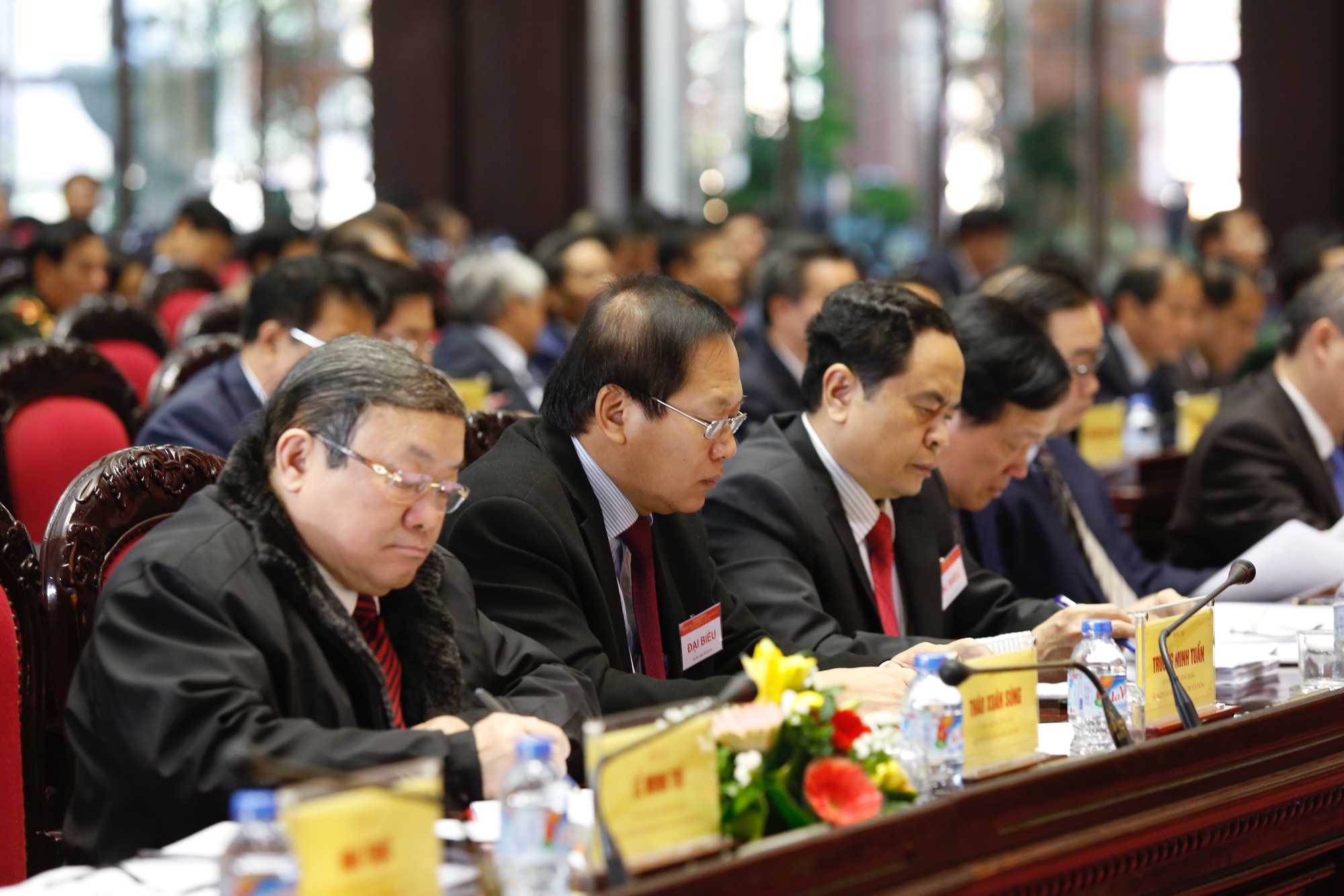 Bầu cử, điều động, lu&acirc;n chuyển 5 Ủy vi&ecirc;n Bộ Ch&iacute;nh trị, Ban B&iacute; thư - Ảnh 3.