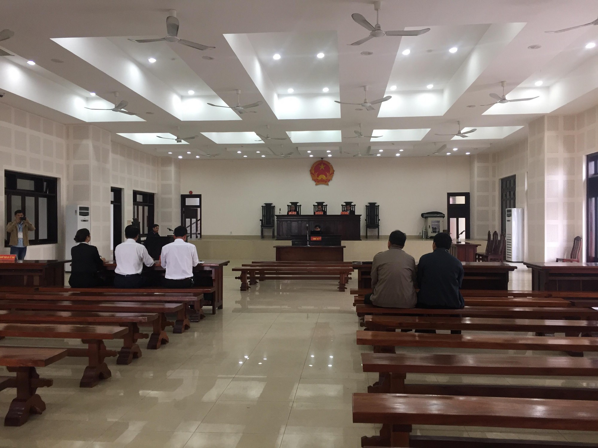 Xét xử người nhắn tin đe dọa giết Chủ tịch Huỳnh Đức Thơ