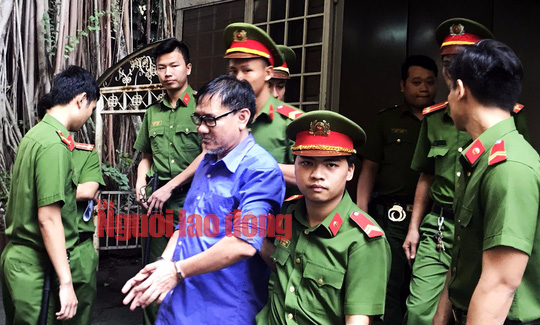 Bác sĩ tuyên truyền chống phá Nhà nước lãnh 4 năm tù
