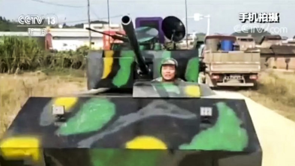 Ăn đấm v&igrave; l&aacute;i xe tr&ecirc;n vỉa h&egrave; c&ograve;n b&oacute;p c&ograve;i đ&ograve;i nhường đường - Ảnh 5.