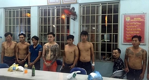Xử băng bảo kê, trấn lột người bán dâm