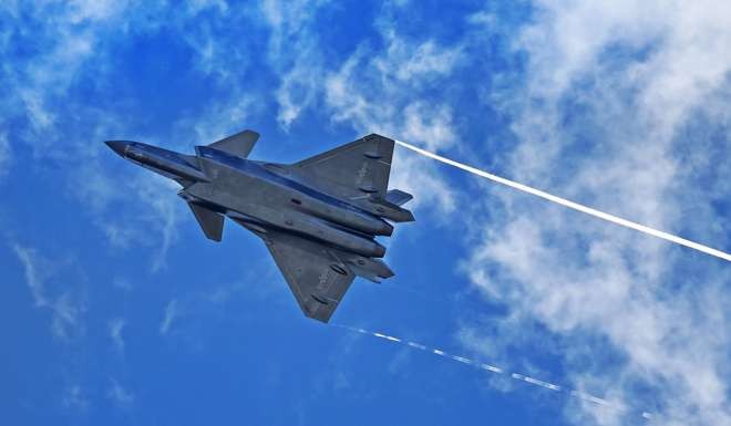 F-35 của Mỹ v&agrave; J-20 của Trung Quốc l&ecirc;n b&agrave;n c&acirc;n - Ảnh 3.