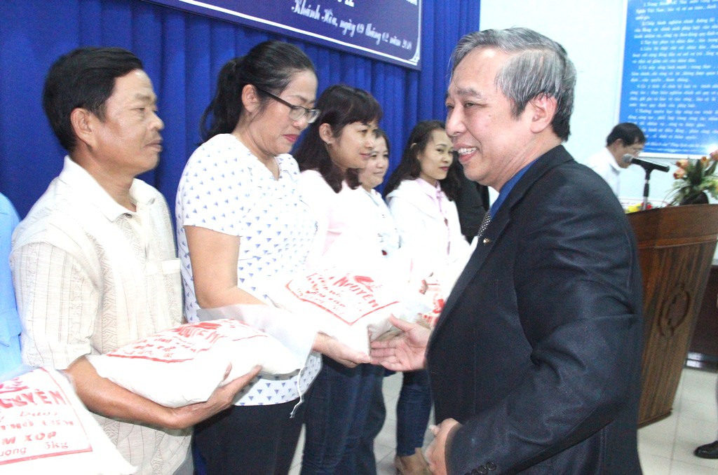 Hơn 500 suất quà Tết cho đoàn viên Công đoàn ngành y tế