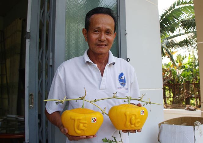 3,5 triệu đồng một trái dưa hấu thỏi vàng chưng Tết - Ảnh 1.