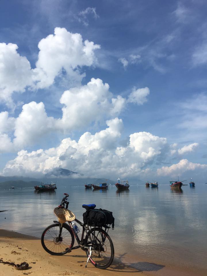 Đạp rong miền duy&ecirc;n hải - Ảnh 4.
