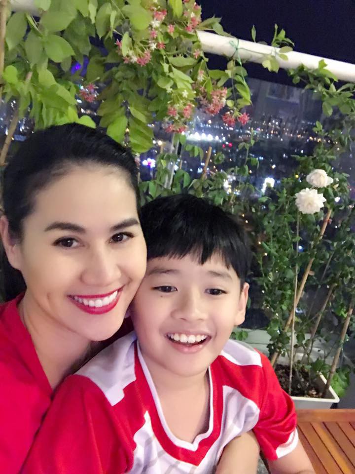 Sao nữ điện ảnh hạnh phúc bên con - Ảnh 5.