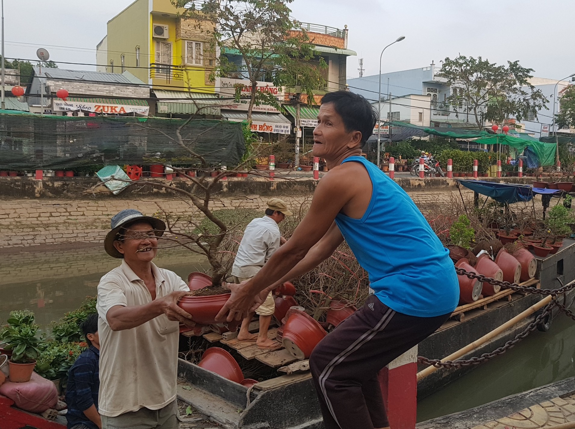 Nông dân ĐBSCL trúng đậm mùa Tết - Ảnh 2.