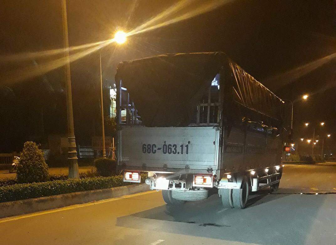 Va chạm với tải ngày giáp Tết, 2 thanh niên ở Phú Quốc thương vong