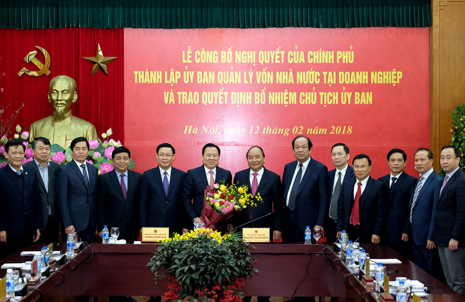 Thủ tướng trao quyết định bổ nhiệm Chủ tịch Ủy ban Quản lý vốn Nhà nước tại DN - Ảnh 2.