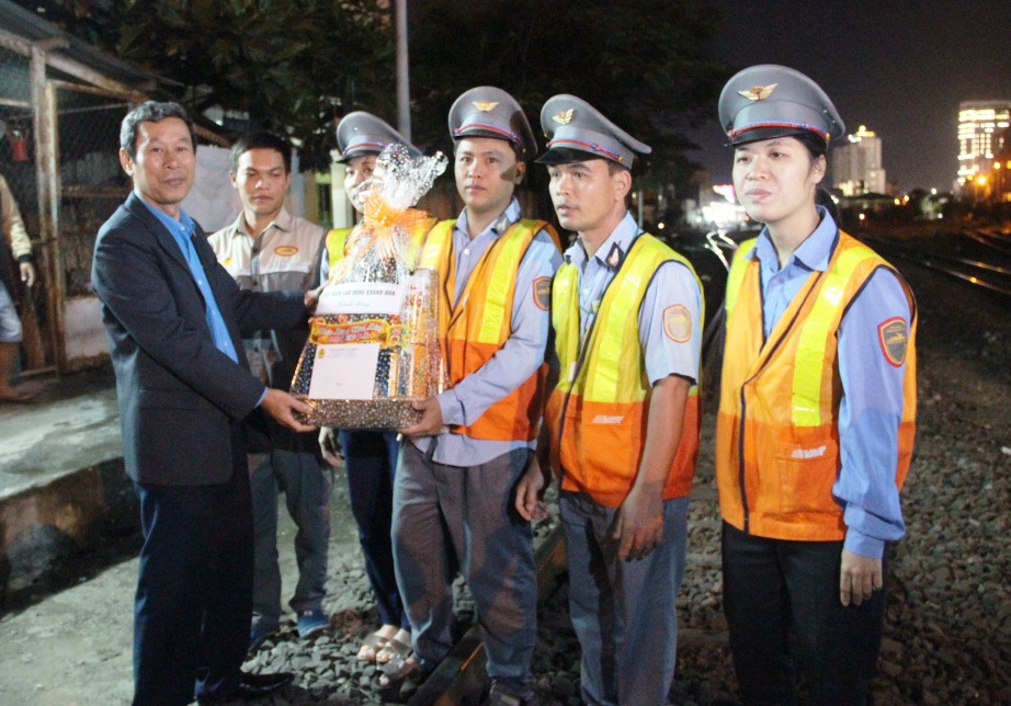 Tết về trong những đêm trắng không ngủ - Ảnh 13.