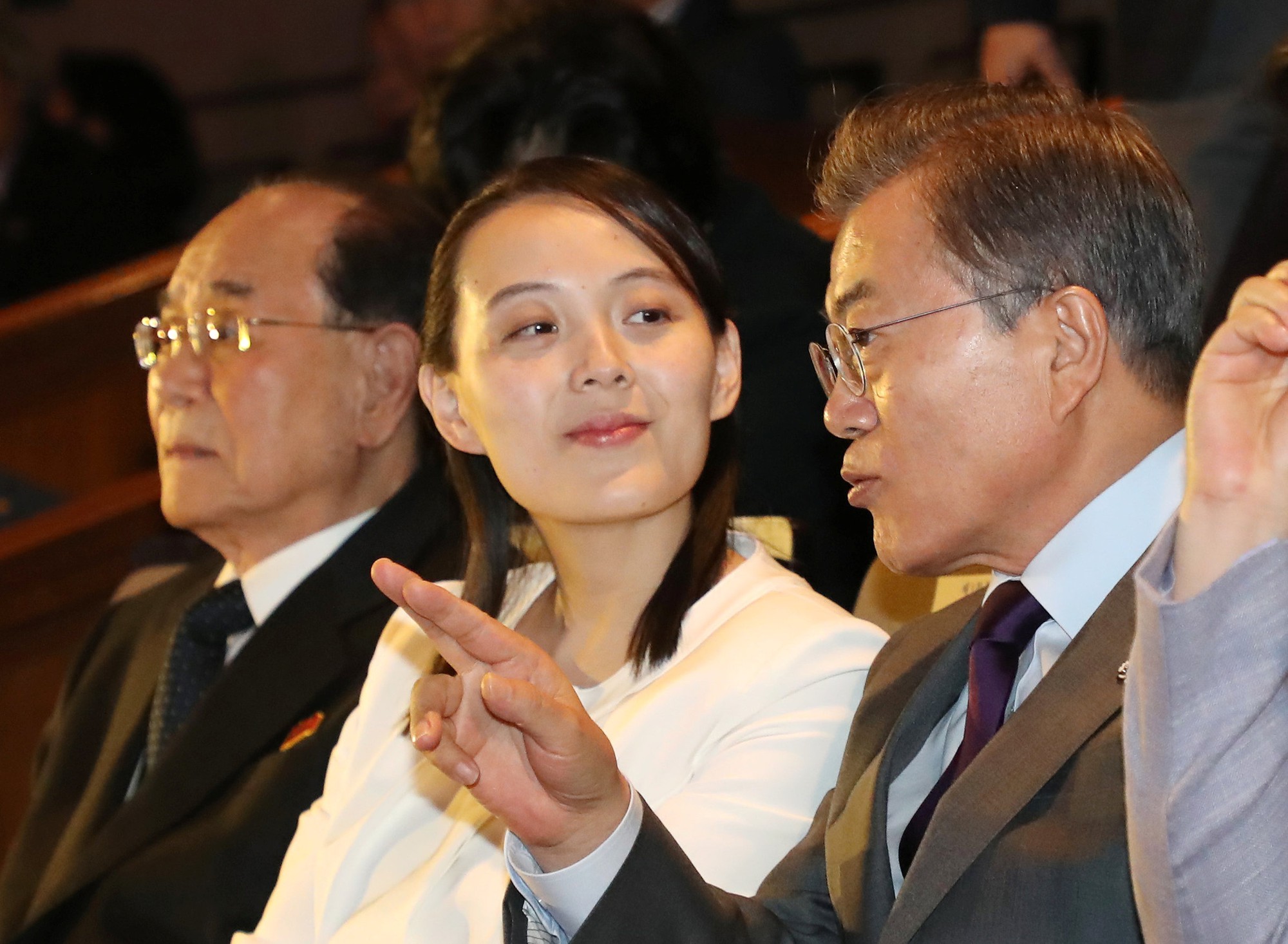 Nụ cười đầy sức mạnh của em gái ông Kim Jong-un