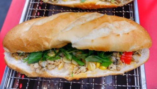 Những qu&aacute;n b&aacute;nh m&igrave; ngon độc lạ chỉ c&oacute; ở S&agrave;i G&ograve;n, d&acirc;n &lsquo;s&agrave;nh ăn&rsquo; nhất định đừng bỏ lỡ! - Ảnh 7.