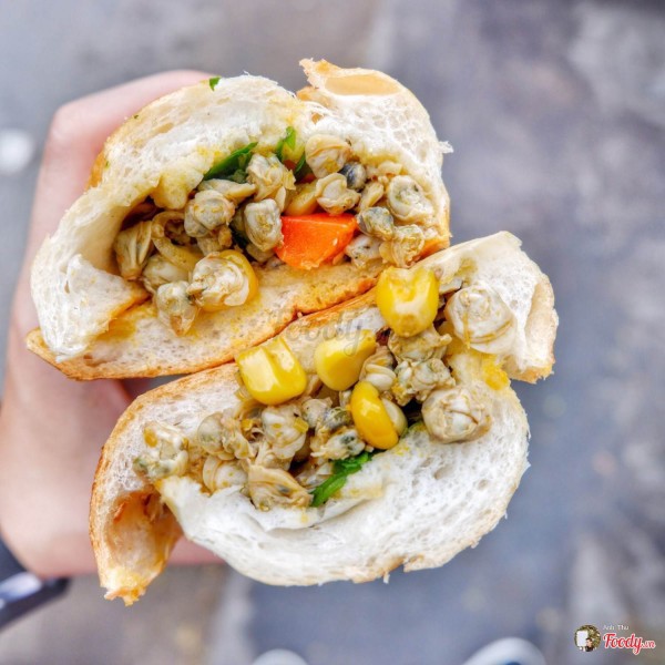 Những qu&aacute;n b&aacute;nh m&igrave; ngon độc lạ chỉ c&oacute; ở S&agrave;i G&ograve;n, d&acirc;n &lsquo;s&agrave;nh ăn&rsquo; nhất định đừng bỏ lỡ! - Ảnh 8.