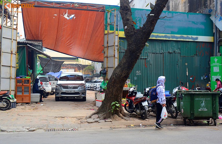 Khu &ldquo;đất v&agrave;ng&rdquo; H&agrave; Nội được b&aacute;n gần 500 triệu/m2 - Ảnh 1.