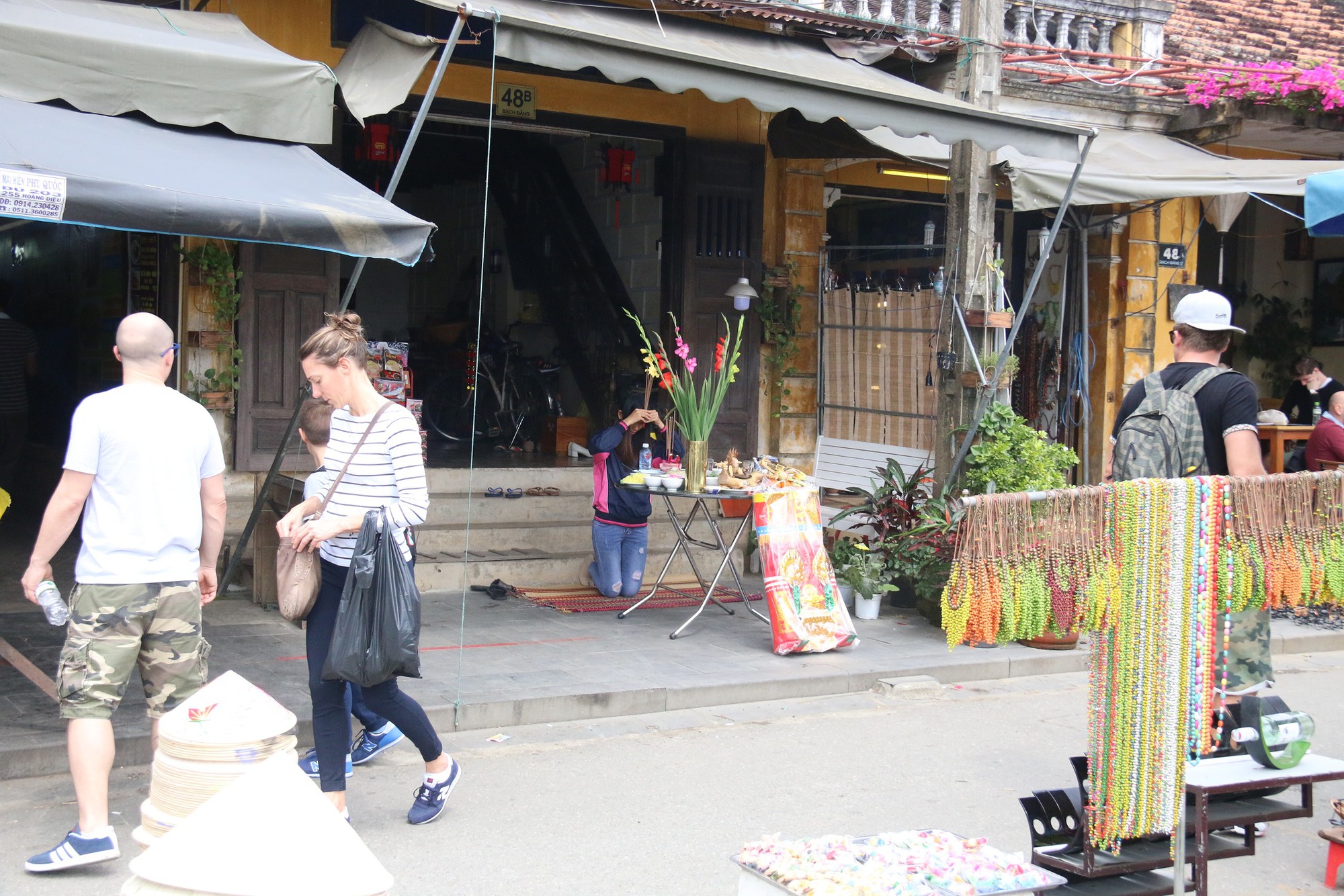 Hội An nhộn nhịp ngày giáp Tết - Ảnh 7.