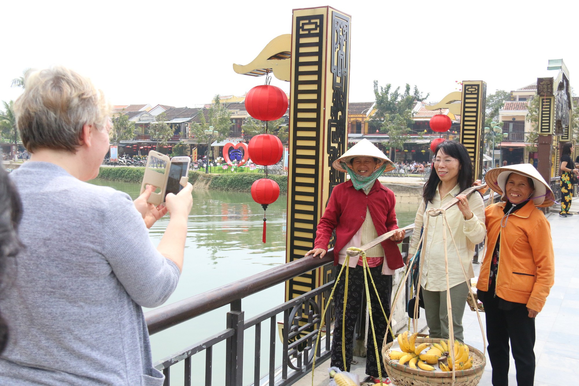 Hội An nhộn nhịp ngày giáp Tết - Ảnh 5.
