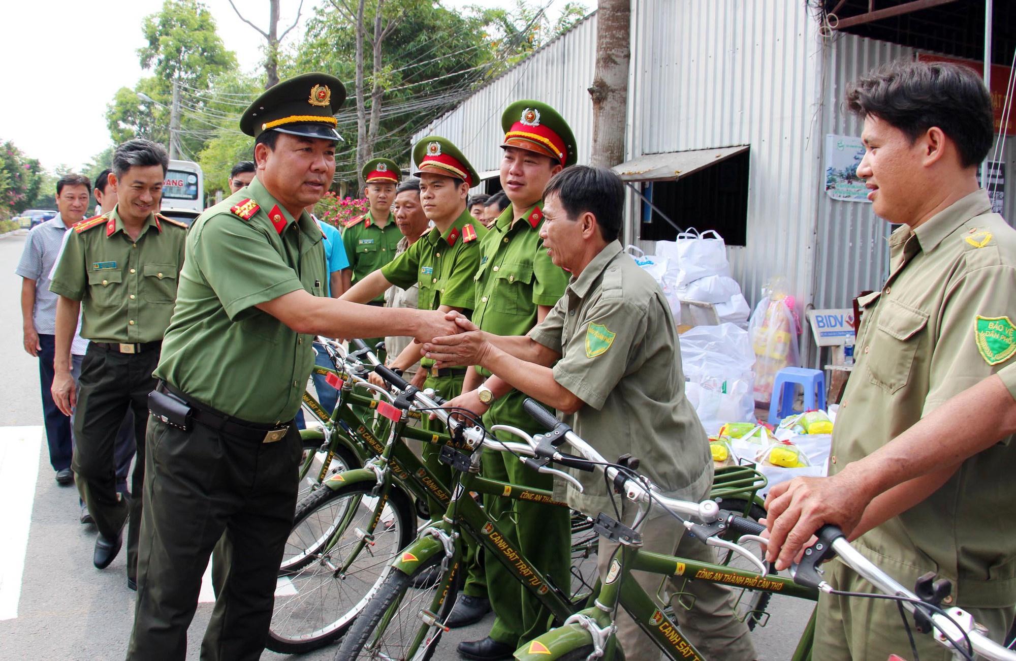 Giám đốc Công an TP Cần Thơ – khắc tinh của tội phạm - Ảnh 2.