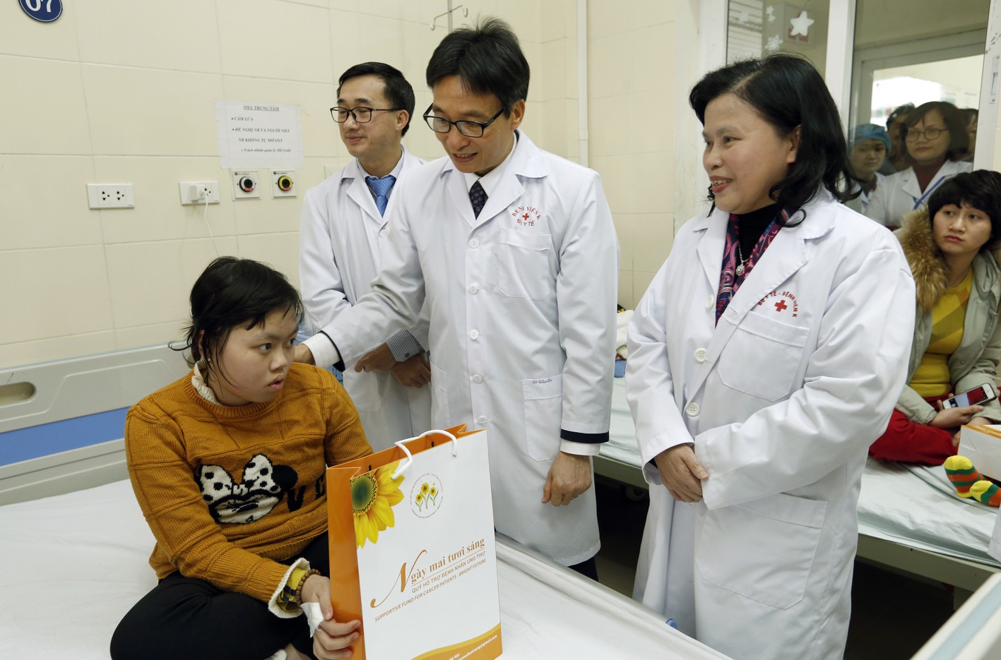 (Xuanonline 29Tet 14.2) Tết Nguy&ecirc;n đ&aacute;n: Bệnh nh&acirc;n nhận l&igrave; x&igrave;, ăn miễn ph&iacute; - Ảnh 2.