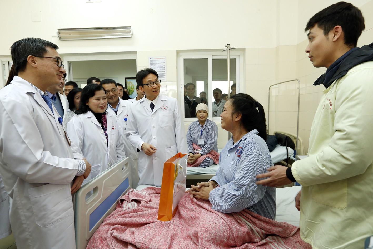 (Xuanonline 29Tet 14.2) Tết Nguy&ecirc;n đ&aacute;n: Bệnh nh&acirc;n nhận l&igrave; x&igrave;, ăn miễn ph&iacute; - Ảnh 3.