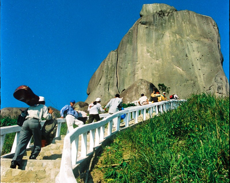Lên đỉnh đầu năm