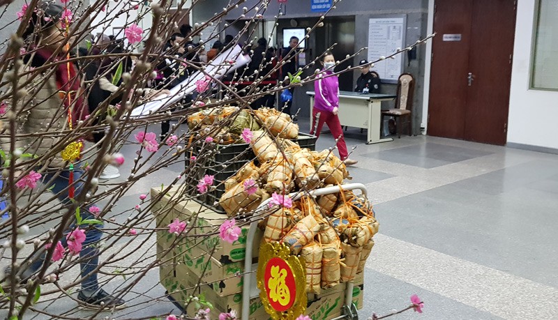 (Xuanonline 29Tet 14.2) Tết Nguy&ecirc;n đ&aacute;n: Bệnh nh&acirc;n nhận l&igrave; x&igrave;, ăn miễn ph&iacute; - Ảnh 20.
