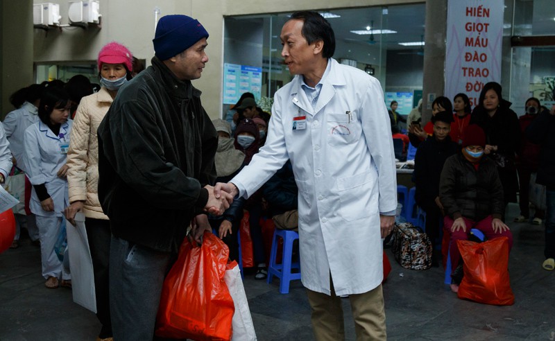 (Xuanonline 29Tet 14.2) Tết Nguy&ecirc;n đ&aacute;n: Bệnh nh&acirc;n nhận l&igrave; x&igrave;, ăn miễn ph&iacute; - Ảnh 17.