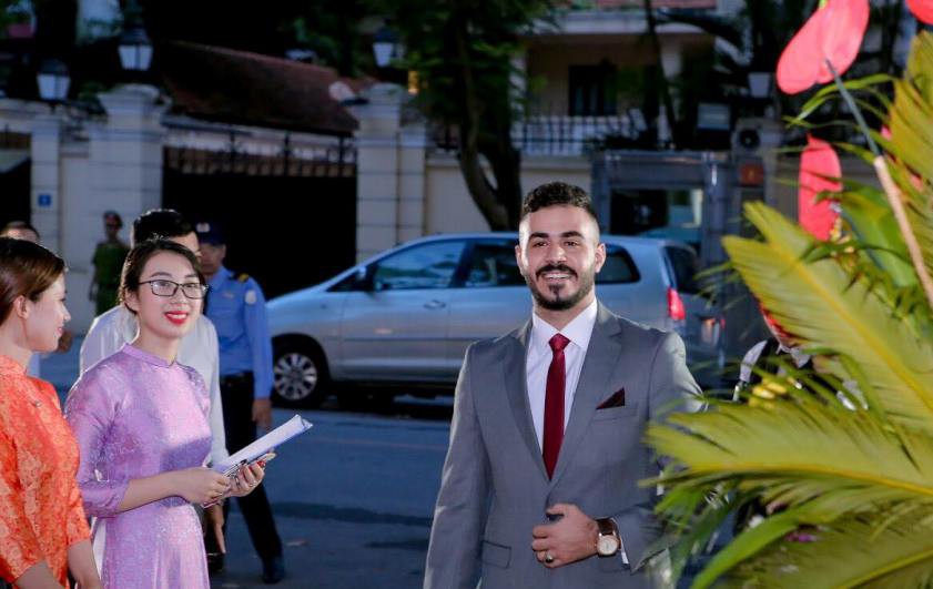 (Xuan online 30Tet 15-2) Bí mật của nhà ngoại giao điển trai Palestine chọn đến Việt Nam thay vì Mỹ - Ảnh 9.