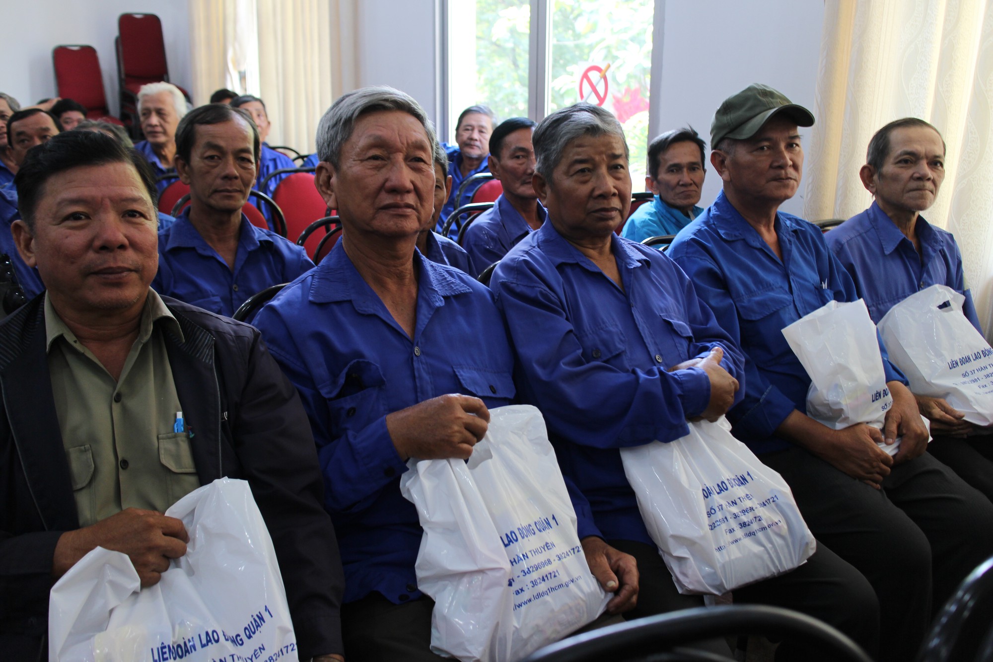 Mang Tết đến với người lao động nghèo - Ảnh 3.