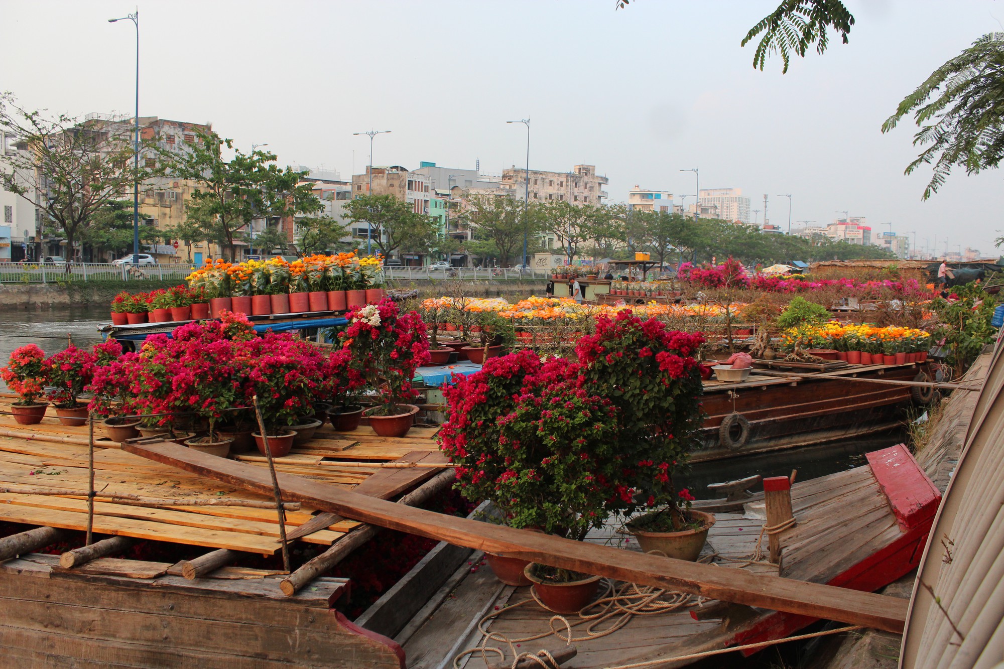 Nhấm nháp Tết trên bến Bình Đông - Ảnh 9.