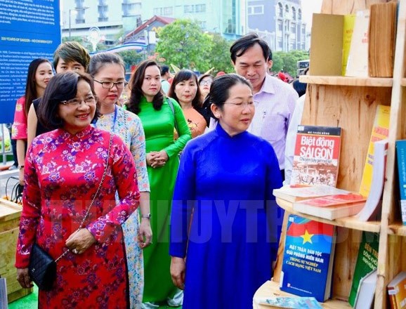 B&aacute;o Người Lao Động đoạt giải nhất b&igrave;a b&aacute;o xu&acirc;n ấn tượng - Ảnh 1.