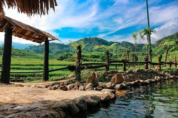 Tạm bỏ qu&ecirc;n đời, thư gi&atilde;n ở&nbsp;suối nước n&oacute;ng&nbsp;đẹp qu&ecirc;n lối về - Ảnh 7.