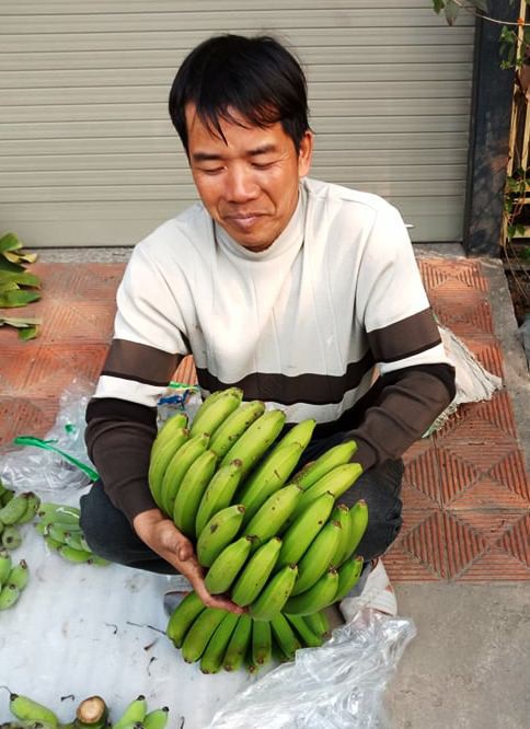 Đồ thờ c&uacute;ng &ldquo;đội gi&aacute;&rdquo; ch&oacute;ng mặt những ng&agrave;y cận Tết - Ảnh 3.
