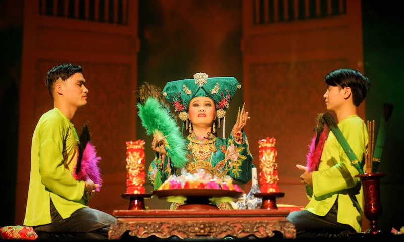 Bộ Văn hoá yêu cầu xử lý lợi dụng hầu đồng để trục lợi