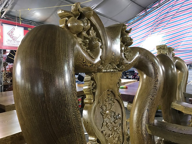 Những bộ phản tiền tỉ xuất hiện ở Hội hoa xuân Đà Nẵng - Ảnh 15.