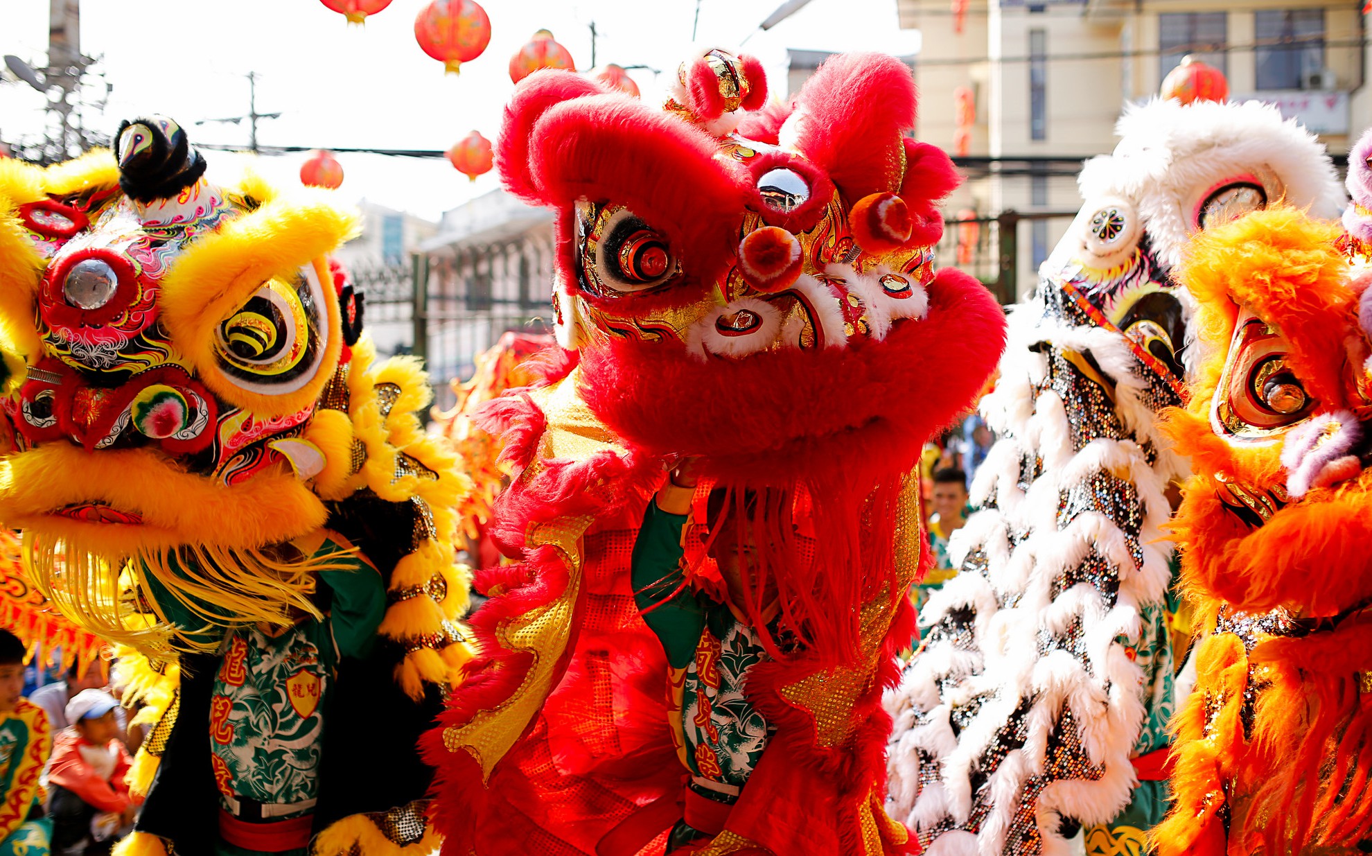Lân - Sư - Rồng xuống phố