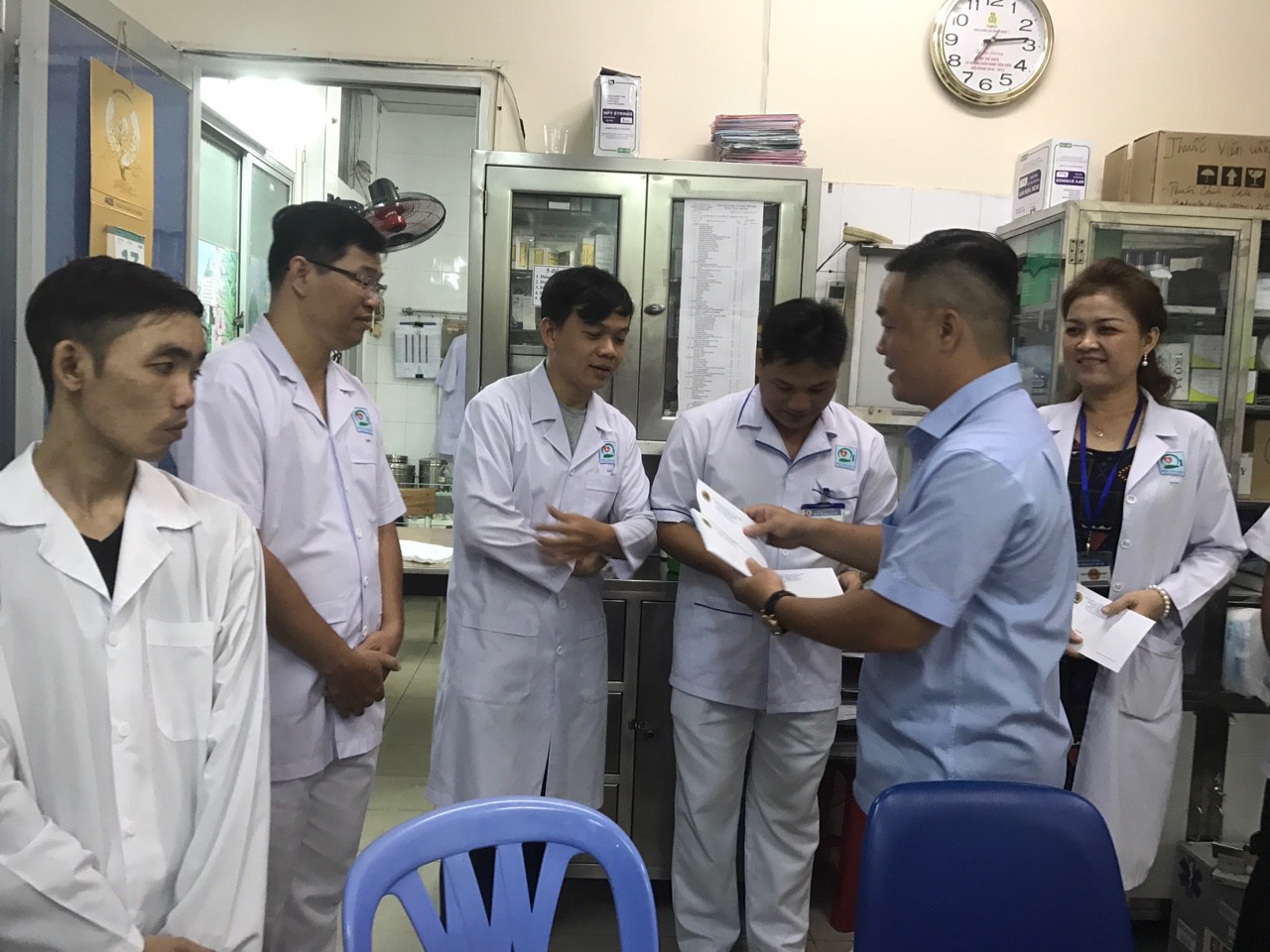 Thăm những người trực chiến đêm giao thừa - Ảnh 2.