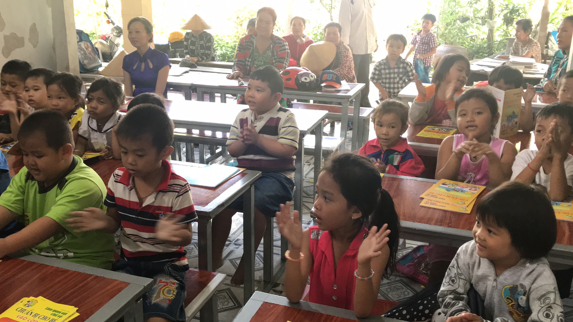 C&ocirc; gi&aacute;o 40 năm dạy chữ miễn ph&iacute; cho trẻ ngh&egrave;o - Ảnh 2.