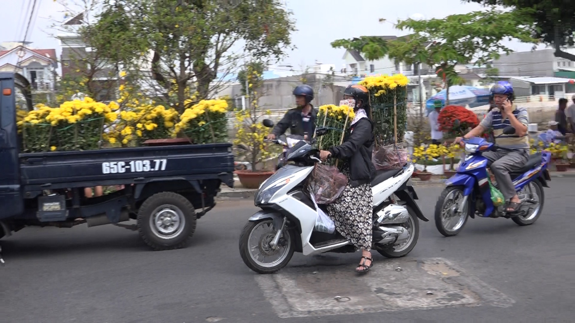 Người b&aacute;n hoa kiểng ở miền T&acirc;y th&agrave; chở về chứ kh&ocirc;ng b&aacute;n rẻ như cho - Ảnh 15.